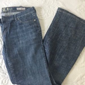 woman’s jeans